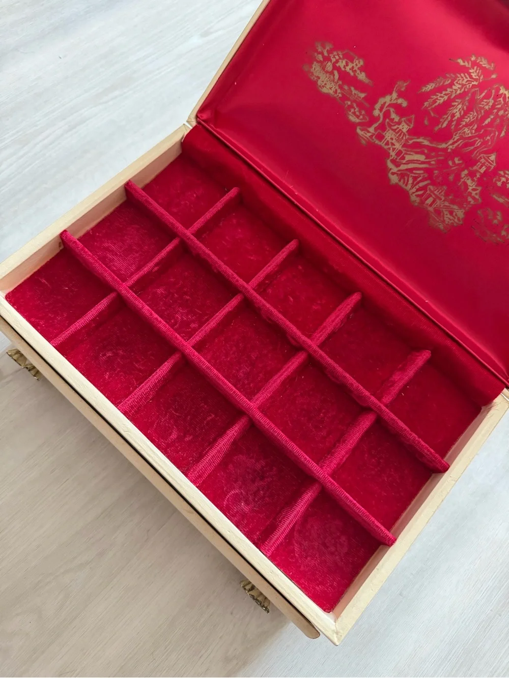 Vintage Mid Century Jewelry Box Faux Leather Ivory Red Lining